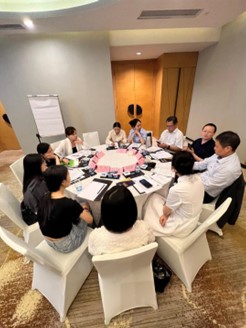 Atelier d'idéation entre les représentants du gouvernement et des entreprises.