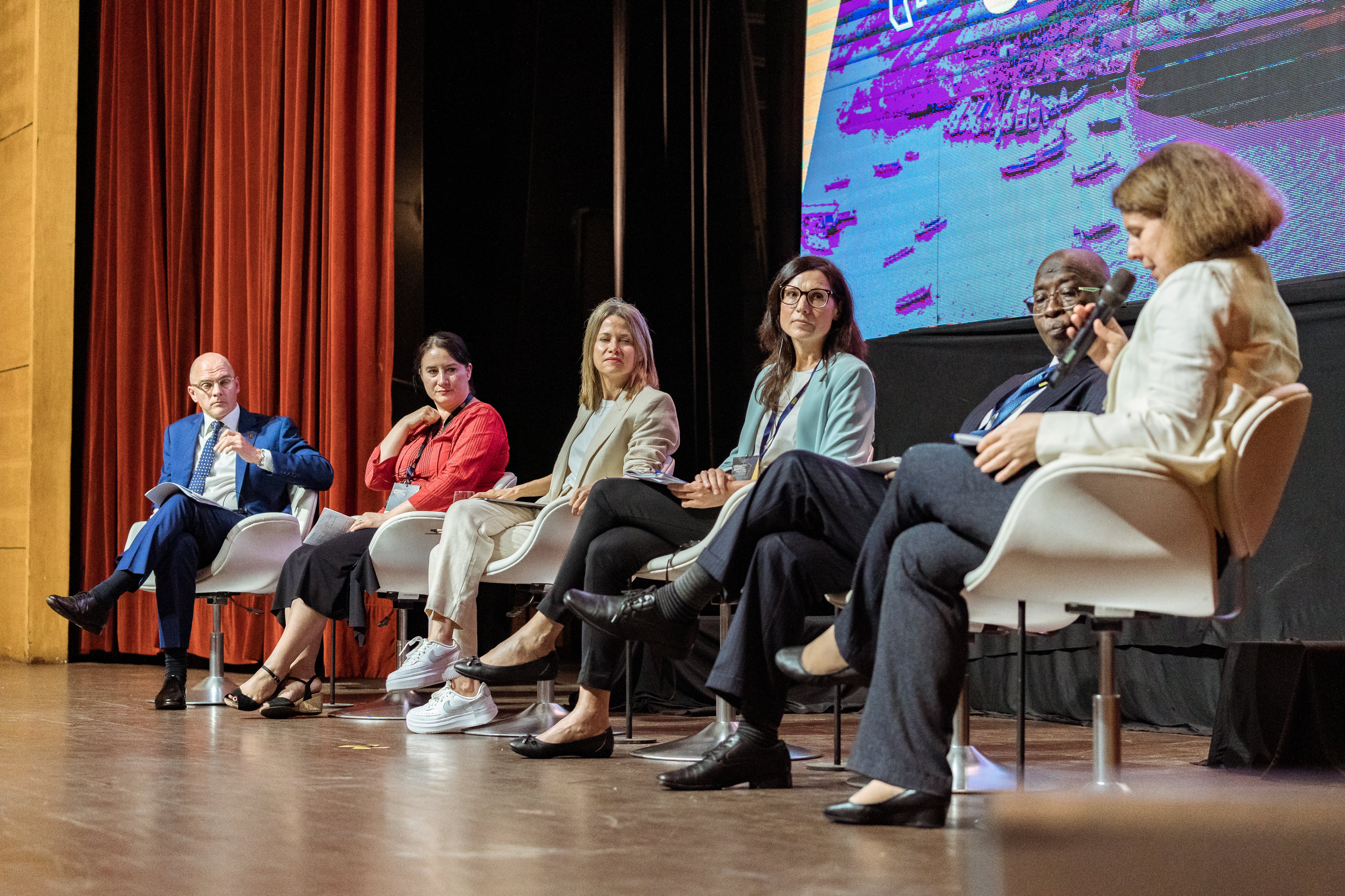 un panel de femmes lors du forum urbanshift d'amérique latine