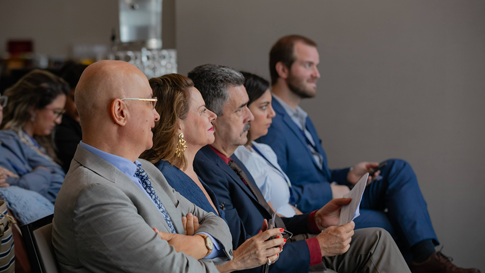 les participants à un événement urbanshift regardent une présentation