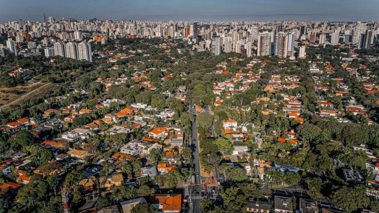 Une ville verte et boisée au Brésil